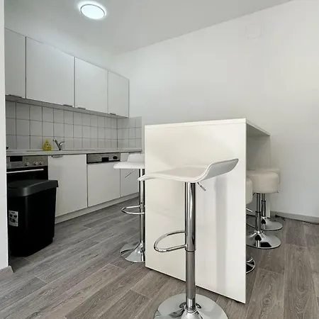 Studio Apartment Fuer 6 P Mit Sonnenterrasse Oberboihingen Exterior photo
